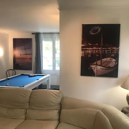 Avec Piscine Chauffee Servian